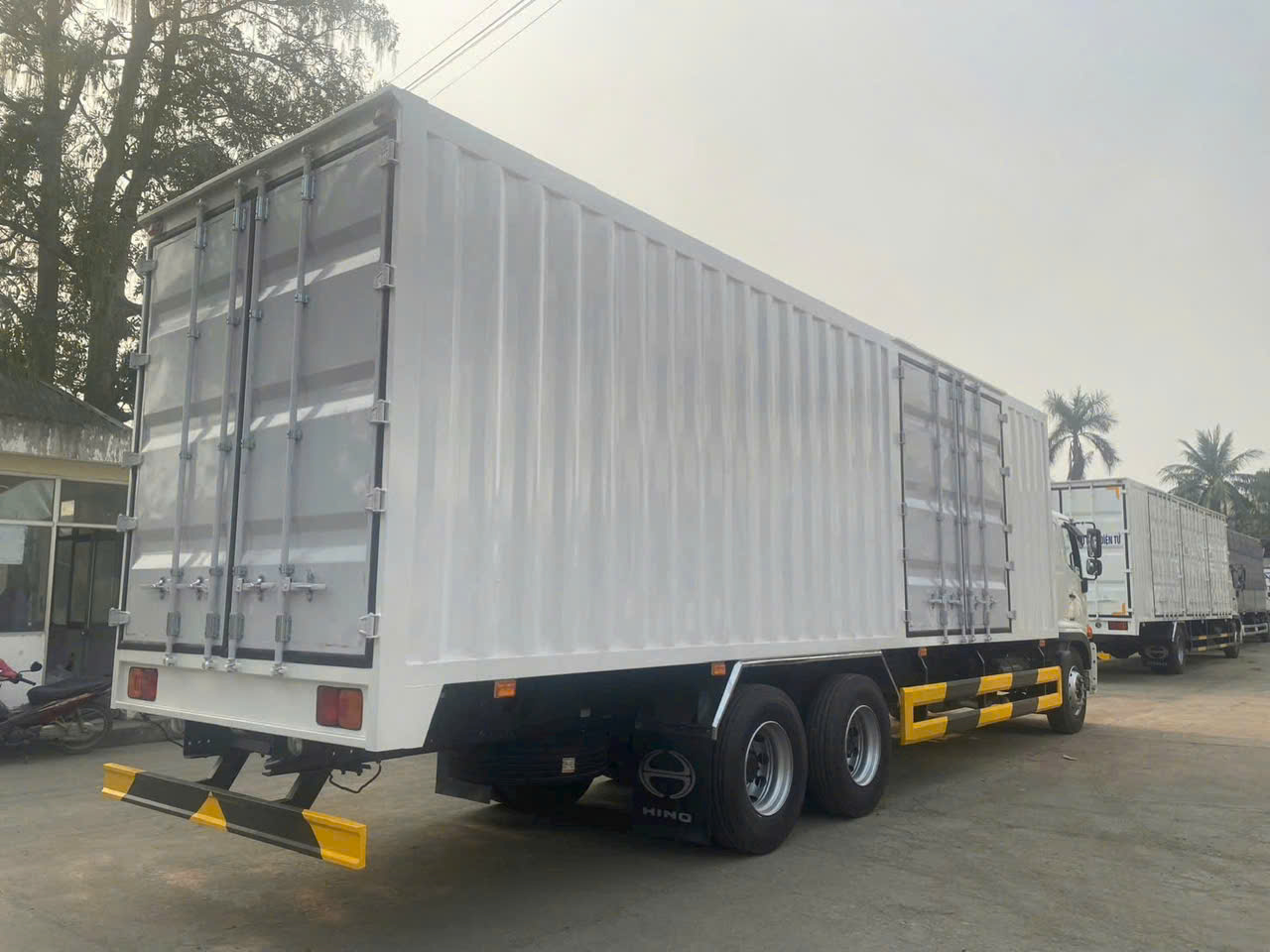Khâu kiểm tra niêm phong thùng kín tại điểm giao nhận